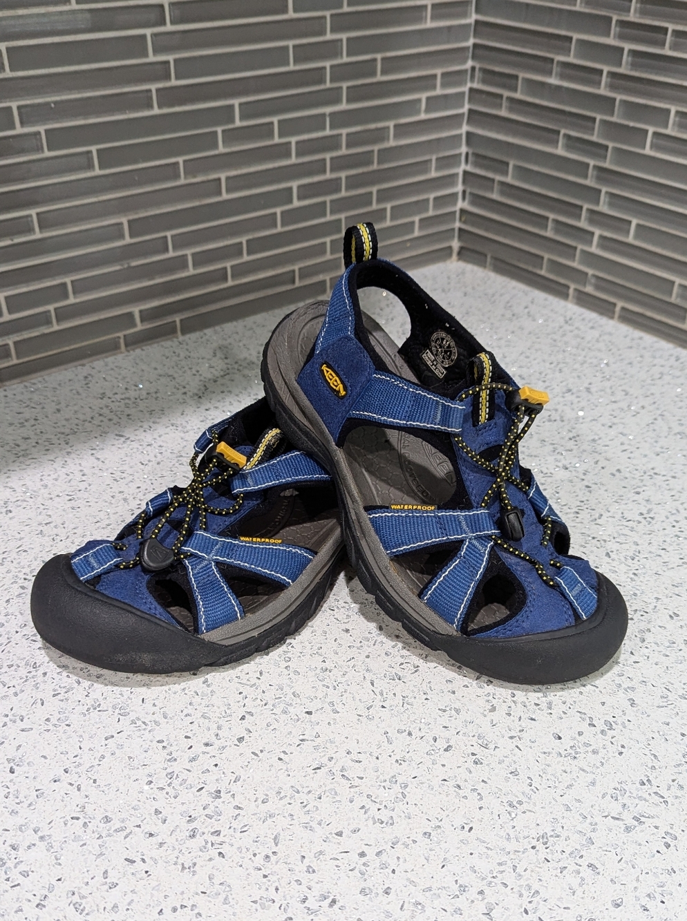 Keen Venice H2 Navy Blue Hiking Sandal Fisherman Outdoor Gorp Ladies Size 6.5 37 - Picture 2 of 9